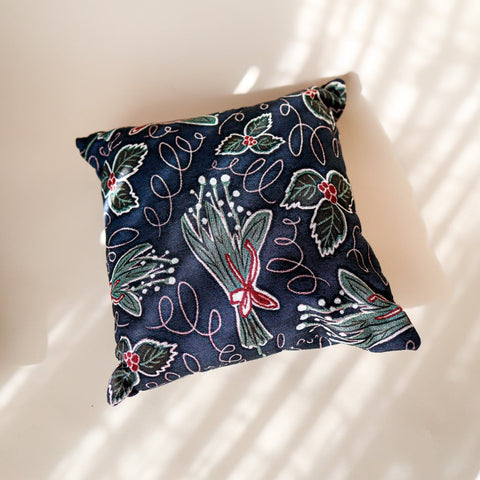 Mistletoe Woven Throw Pillow Sample - moonymade